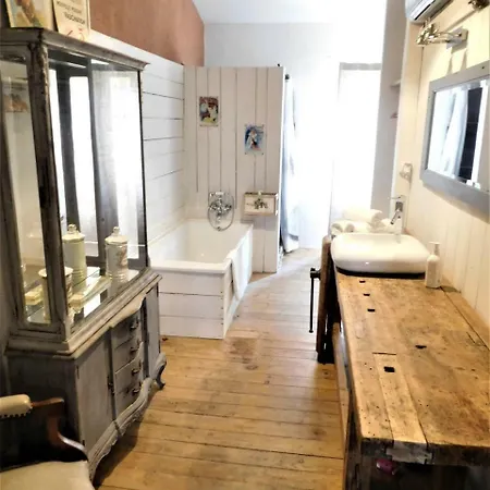 Le Prieure Saint Louis Floure