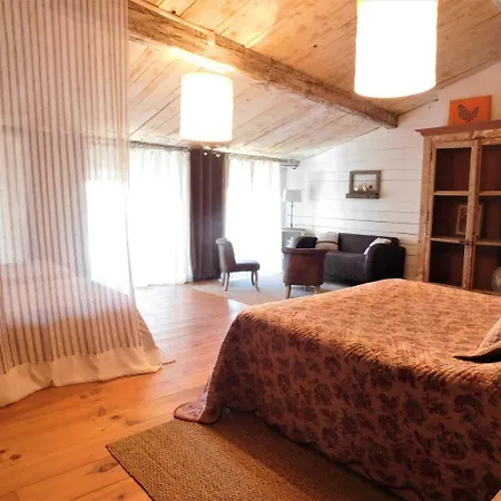 Le Prieure Saint Louis Frühstückspension Floure