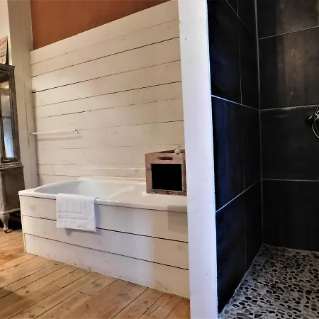 Le Prieure Saint Louis 3* Floure