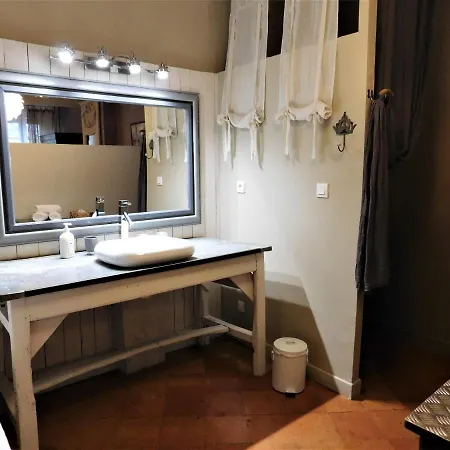 Le Prieure Saint Louis Frühstückspension 3*