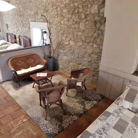 Le Prieure Saint Louis Bed & Breakfast