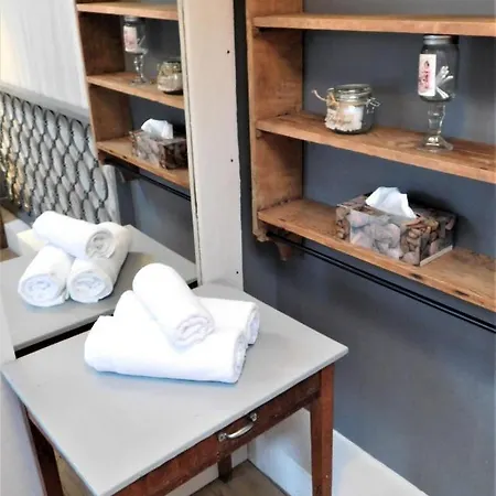 Le Prieure Saint Louis Frühstückspension 3*