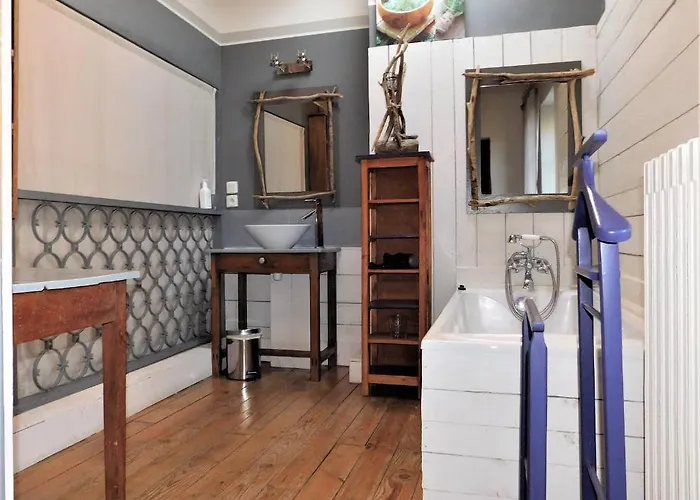 Le Prieure Saint Louis 3* 플루르